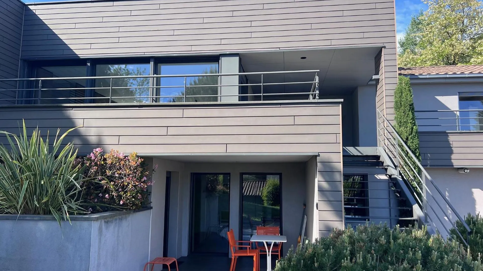 Magnifique Studio Dans Villa Contemporaine Au Calme Avec Piscine & Parking Prive A Beaumont Les Valence & Monteleger